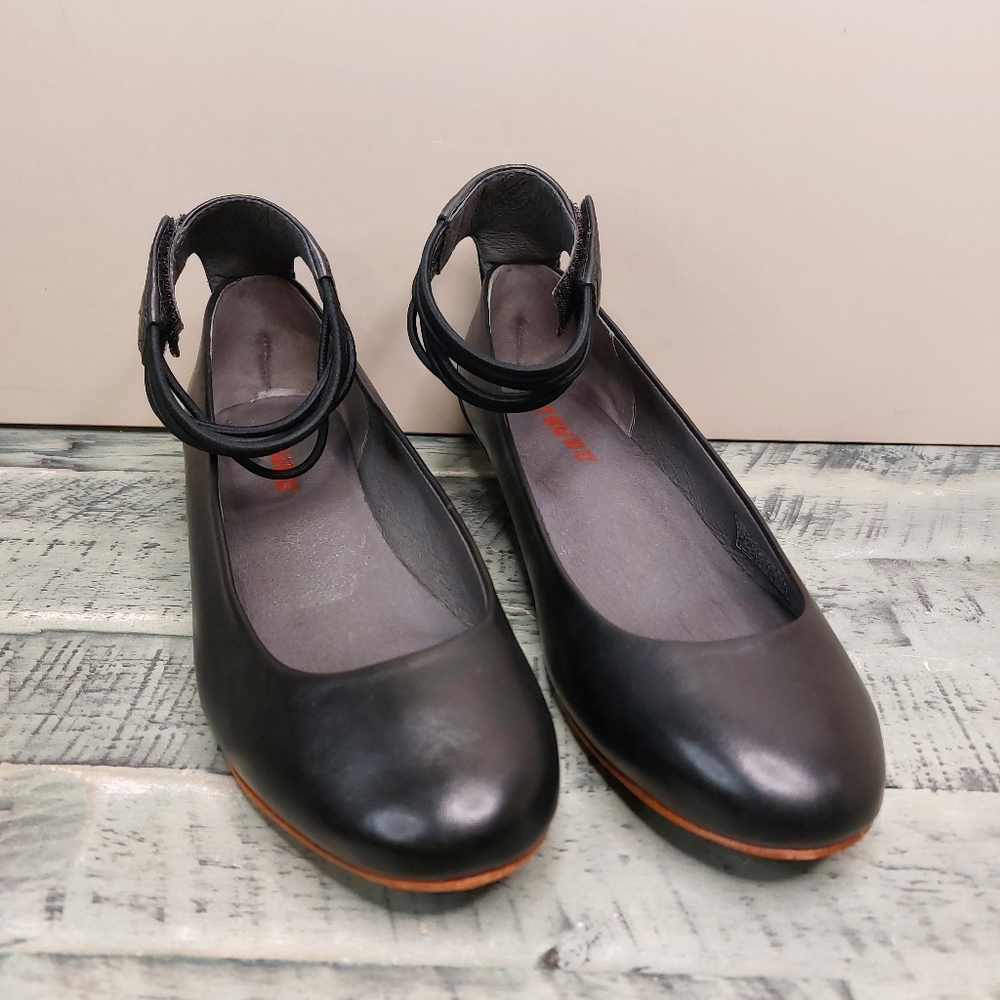 TSUBO Elegant Black Women's Shoes